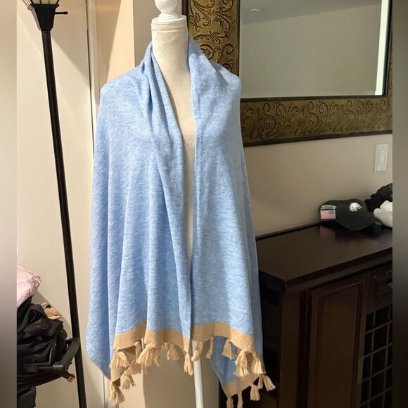Lilly Pulitzer Blue and Tan Knit Shrug with Cozy Texture - Picture 1 of 7